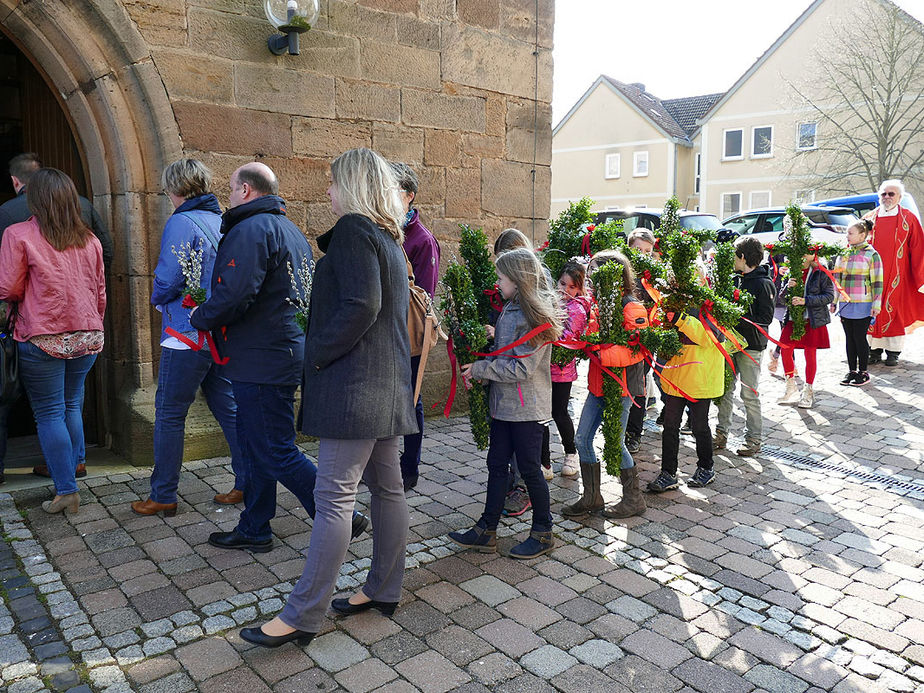 Palmsontag in Naumburg - Beginn der Heiligen Woche (Foto: Karl-Franz Thiede)